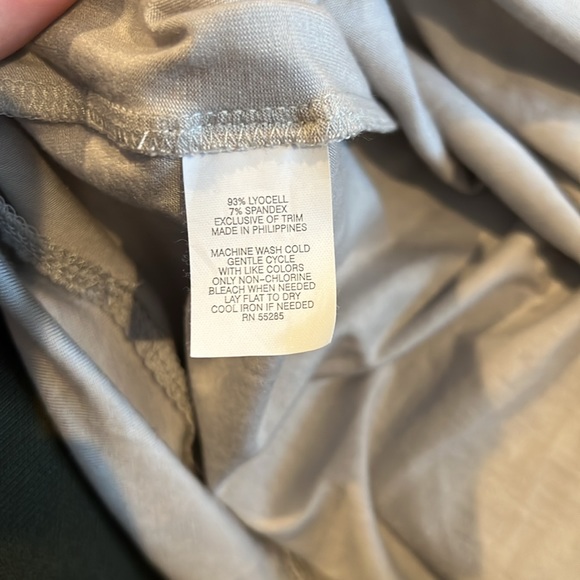 Express XS top with shimmery details/straps - Picture 4 of 7